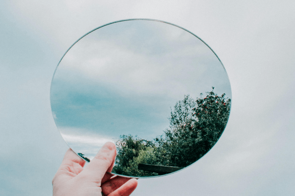 I Tried Living Without Mirrors for a Week, Here’s What I Saw&nbsp;Instead